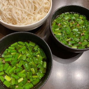 暑い夏にさっぱりしっかり　ひき肉ニラ素麺